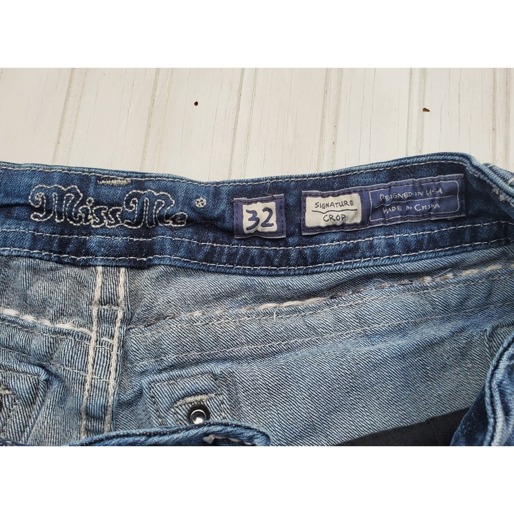 Miss Me Signature Crop Jeans Womens 32 Medium Wash Studded Embellished Bling - Picture 8 of 9